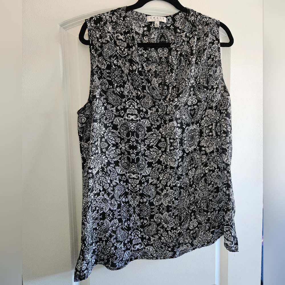 Chaus Black and White Paisley V-Neck Blouse